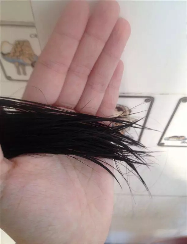 使用護(hù)發(fā)素